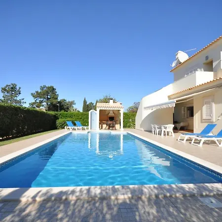 Walking Distance To Amenities, Private Pool, Free Air Conditioning And Wifi Quarteira