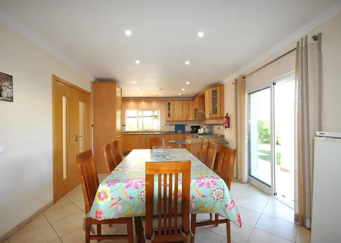 Walking Distance To Amenities, Private Pool, Free Air Conditioning And Wifi