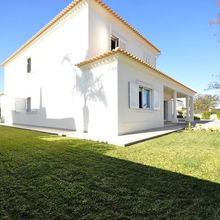 Walking Distance To Amenities, Private Pool, Free Air Conditioning And Wifi Villa Quarteira
