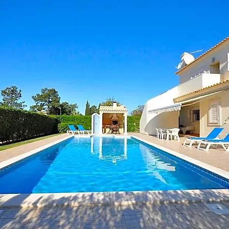 Walking Distance To Amenities, Private Pool, Free Air Conditioning And Wifi Quarteira