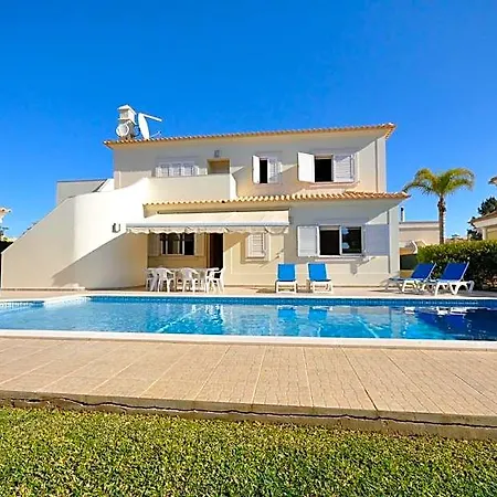 Walking Distance To Amenities, Private Pool, Free Air Conditioning And Wifi Villa Quarteira