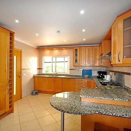 Walking Distance To Amenities, Private Pool, Free Air Conditioning And Wifi