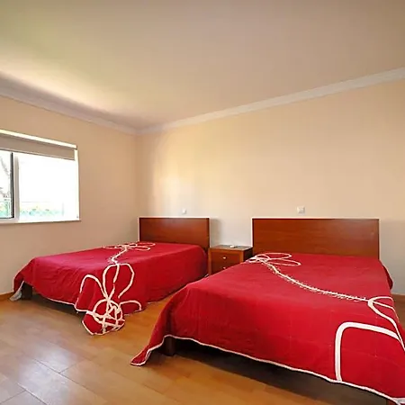 Walking Distance To Amenities, Private Pool, Free Air Conditioning And Wifi *