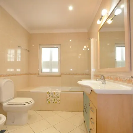 Walking Distance To Amenities, Private Pool, Free Air Conditioning And Wifi * Quarteira