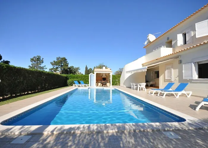 Walking Distance To Amenities, Private Pool, Free Air Conditioning And Wifi Картейра
