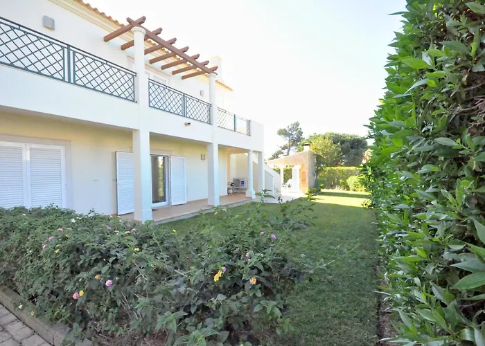 Walking Distance To Amenities, Private Pool, Free Air Conditioning And Wifi