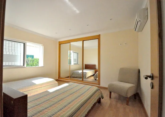Walking Distance To Amenities, Private Pool, Free Air Conditioning And Wifi Quarteira